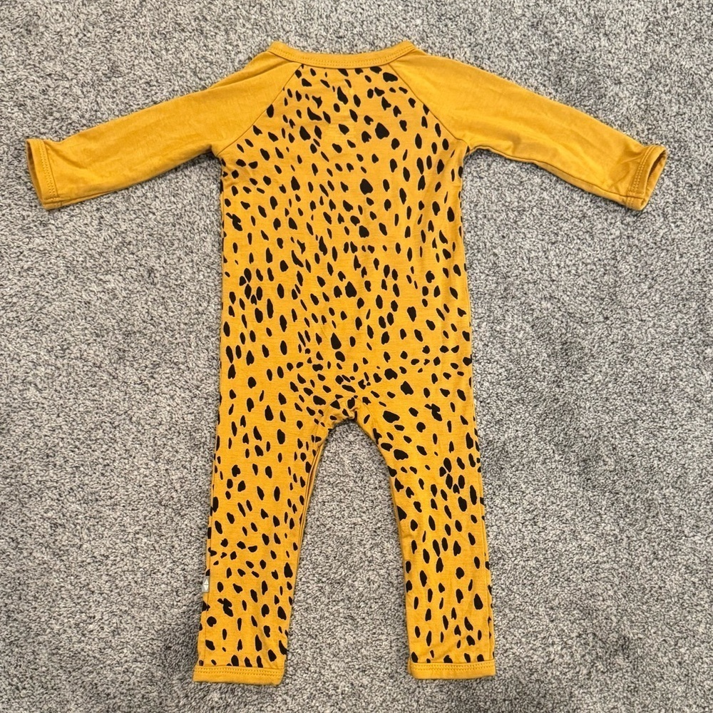 Kyte Baby Longall Romper in Marigold Cheetah EUC 3-6 - Picture 2 of 3